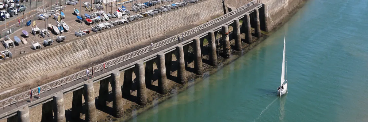 image-tolerie-fine-industrielle-les-sables-d-olonne.webp Image Tôlerie fine industrielle Les Sables-d'Olonne
